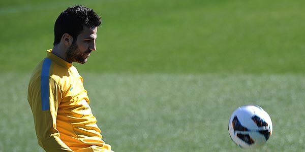 Imagen del centrocampista Cesc F&aacute;bregas durante el entrenamiento.