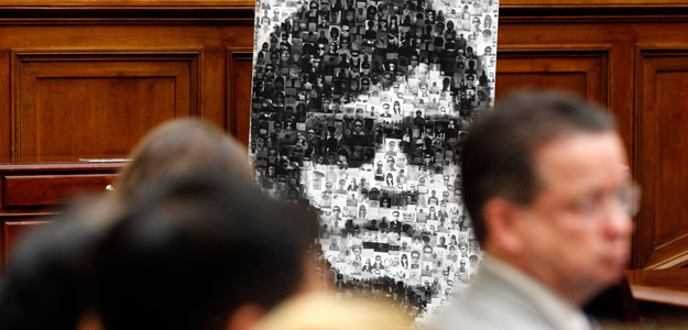 Imagen del disidente chino Chen Guangcheng en el Comité de Asuntos Exteriores del Congreso de EE.UU. Imagen del disidente chino Chen Guangcheng en el Comité de Asuntos Exteriores del Congreso de EE.UU.