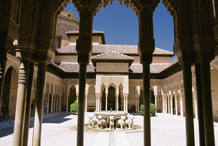 Imagen del patio de los Leones