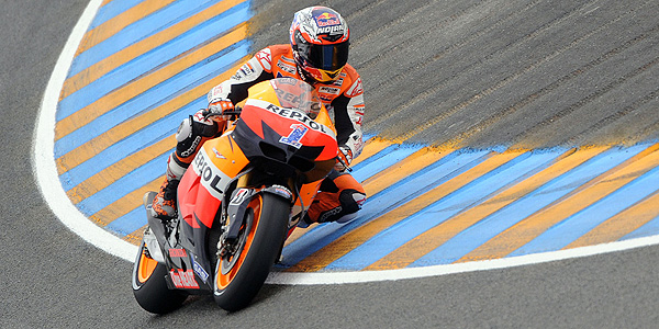 Imagen del piloto australiano Casey Stoner en el circuito francés de Le Mans. Imagen del piloto australiano Casey Stoner en el circuito francés de Le Mans.