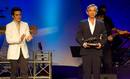 Imanol Arias recibi&oacute; el premio de manos de Ricardo G&oacute;mez, su hijo en la ficci&oacute;n.