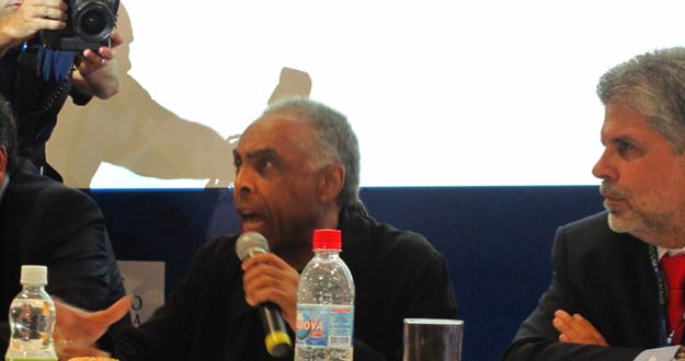 El ex ministro Gilberto Gil, durante un debate sobre banda ancha.