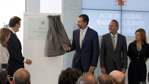 Ver vídeo  'Inauguración del AVE entre Madrid y Alicante'