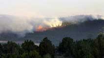 Ir al Video&nbsp;El incendio que afecta al parque natural del Alto Tajo sigue activo