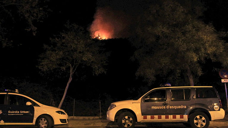 Los vecinos desalojados por el incendio en Barcelona pueden volver a sus casas
