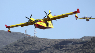 Ver v&iacute;deo  'El incendio de La Gomera sigue activo mientras en Tenerife se declara un nuevo incendio'
