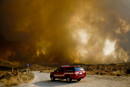 UN INCENDIO INCONTROLADO AMENAZA 10.000 VIVIENDAS AL NORTE DE LOS &Aacute;NGELES