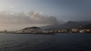Ver v&iacute;deo  'El incendio de Tenerife afecta ya a unas 1.200 hect&aacute;reas'