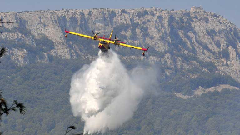 El principal incendio del Alt Empord&agrave; entra en fase de control