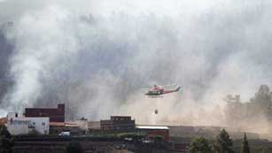 Ver v&iacute;deo  'Los incendios de Tenerife y La Palma siguen activos'
