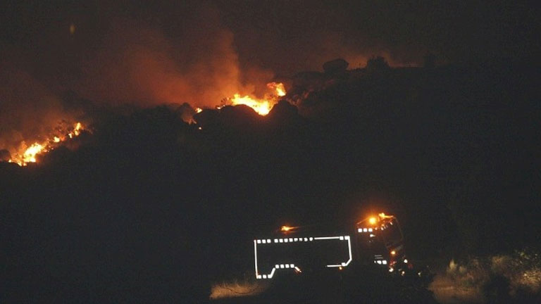 Dos incendios obligan a desalojar sendos municipios de Zamora y Salamanca