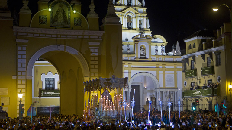 Todas las procesiones han desfilado en una noche larga y fr&iacute;a