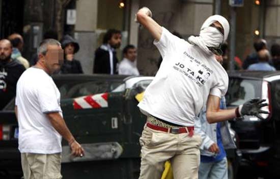 Incidentes en Bilbao por la marcha 'abertzale' ilegalizada