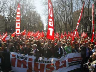 Ver v&iacute;deo  'Incidentes al inicio de la manifestaci&oacute;n contra la reforma laboral en Madrid'