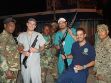 INDIGNACIÓN POR FOTOS DE "FIESTAS" DE MÉDICOS PUERTORRIQUEÑOS EN HAITÍ INDIGNACIÓN POR FOTOS DE "FIESTAS" DE MÉDICOS PUERTORRIQUEÑOS EN HAITÍ