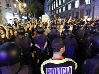 Ver v&iacute;deo  'Los 'indignados' vuelven a tomar Madrid'