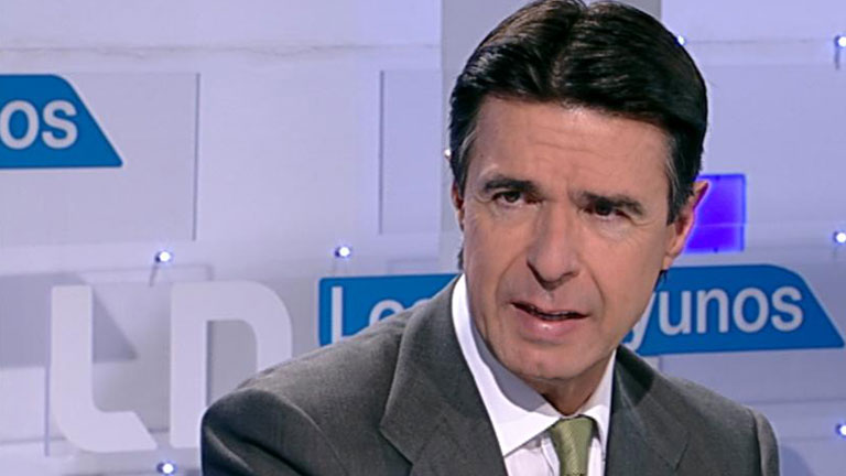 Industria se reunir&aacute; con las petroleras para que bajen los precios de los combustibles