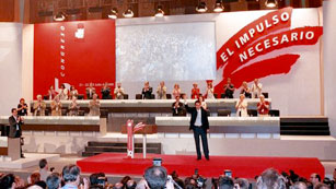Ver v&iacute;deo  'Informe Semanal (2000): 35 Congreso del PSOE, Jos&eacute; Luis Rodr&iacute;guez Zapatero, secretario general'