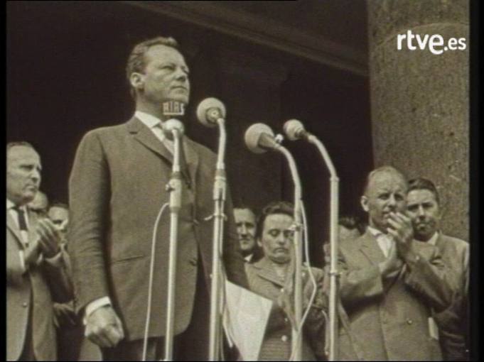 Ver v&iacute;deo  'Informe semanal - El muro de Berl&iacute;n cumple 25 a&ntilde;os (1986)'