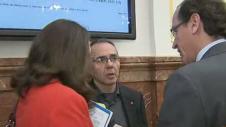 PSOE y PP pactan tramitar de urgencia la iniciativa popular de desahucios