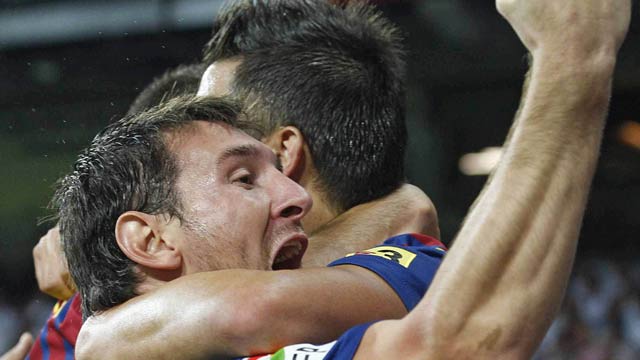 Iniesta adelanta al Bar&ccedil;a (1-0)