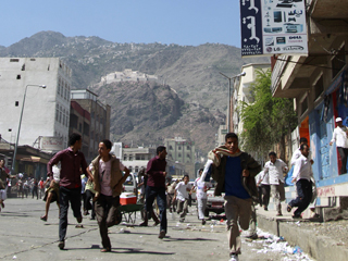 Ver v&iacute;deo  'Intensos combates en Yemen'