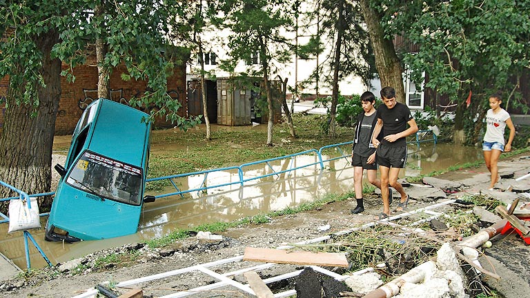 Aumentan las v&iacute;ctimas por las inundaciones en Rusia