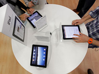 Ver v&iacute;deo  'El iPad llega a Espa&ntilde;a'