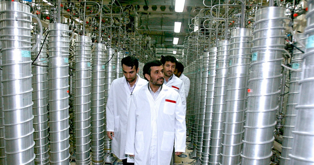 Iranian President Mahmoud Ahmadinejad visits the Natanz nuclear enrichment facility