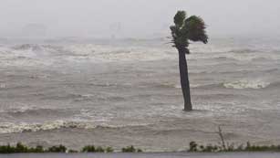 Ver v&iacute;deo  'Isaac pasa a ser tormenta tropical y avanza lentamente sobre el estado de Louisiana'