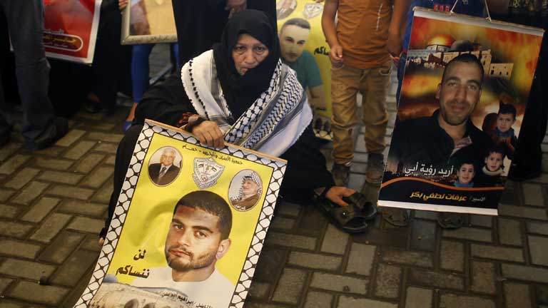 Israel publica la lista de los 26 presos palestinos que serán liberados 