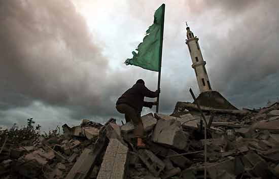 Israel rechaza un alto el fuego y sigue bombardeando
