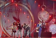 Los israel&iacute;s Izabo cantan "Time"