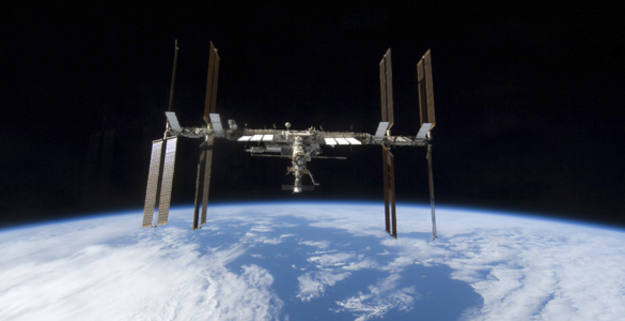 Imagen de la Estaci&oacute;n Espacial Internacional (ISS), a la que se deber&iacute;a haber acomplado el carguero Progress M-15M