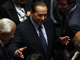 Ver v&iacute;deo  'Italia vive la crisis pol&iacute;tica m&aacute;s grave desde que Berlusconi recuper&oacute; el poder, hace dos a&ntilde;os'