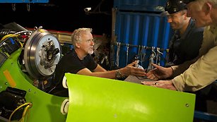 Ver v&iacute;deo  'James Cameron desciende a la fosa de las Marianas, el abismo del oc&eacute;ano'