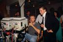 James Cameron y Leonardo Dicaprio comprobando una toma durante el rodaje de Titanic