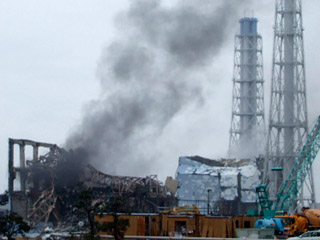 Ver v&iacute;deo  'Jap&oacute;n clasifica a Fukushima al nivel de Chern&oacute;bil'