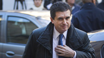Ir al Video&nbsp;Jaume Matas, condenado a seis a&ntilde;os de c&aacute;rcel, no ingresa en prisi&oacute;n