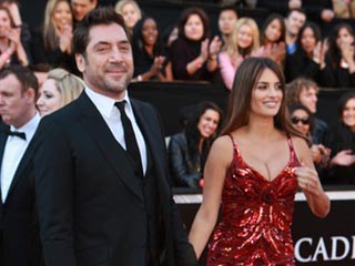Ver v&iacute;deo  'Javier Bardem y Pen&eacute;lope Cruz, en la alfombra roja de los Oscar'