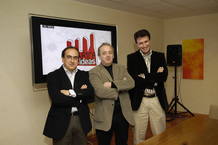 Javier Pons junto a Daniel Manzano y Raúl de Andrés en la presentación de "Fábrica de ideas" Javier Pons junto a Daniel Manzano y Raúl de Andrés en la presentación de "Fábrica de ideas"