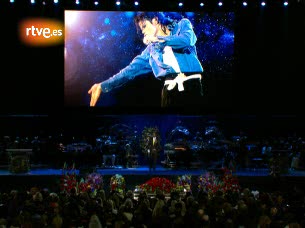 Ver v&iacute;deo  'Jermaine Jackson rinde homenaje a su hermano en el Staples Center de Los Angeles'