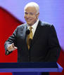 John McCain durante su discurso de aceptaci&oacute;n para ser candidato a la presidencia de la Casa Blanca por el Partido Republicano.