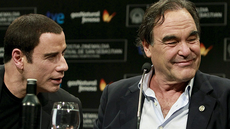 John Travolta y Oliver Stone muestran su agradecimiento por recibir el Premio Donostia