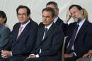 Jos&eacute; luis Rodr&iacute;guez Zapatero, Jos&eacute; Bono y Mariano Rajoy siguen atentamente la intervenci&oacute;n del papa