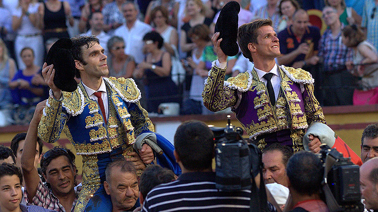 Jos&eacute; Tom&aacute;s da en Badajoz la primera de las tres &uacute;nicas corridas de la temporada