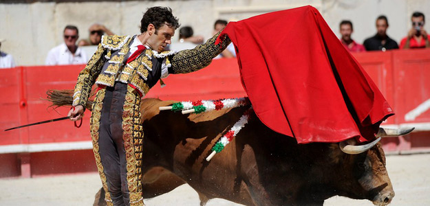 José Tomás en la plaza de Toros de Nimes (Francia) José Tomás en la plaza de Toros de Nimes (Francia)