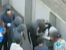 Ir al Video&nbsp;El joven malayo que recibi&oacute; una paliza en los disturbios de Londres est&aacute; estable