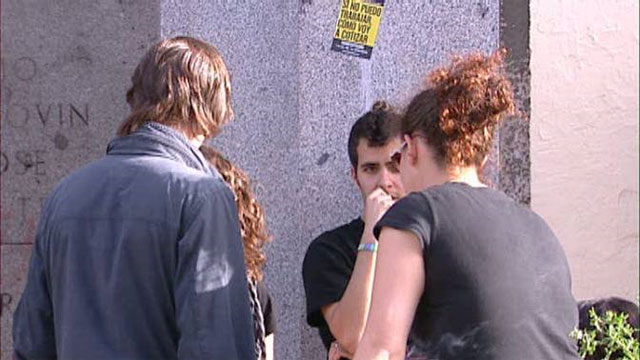 La plataforma J&oacute;venes Sin Futuro protesta contra la precariedad laboral y la especulaci&oacute;n