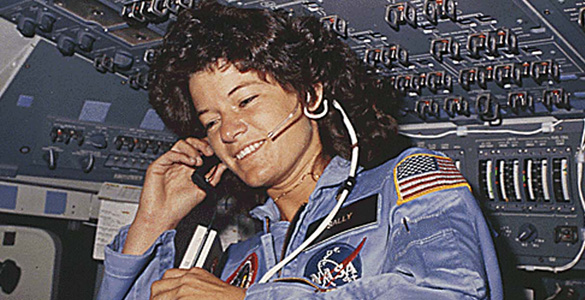 Imagen de Sally Ride en su primera misi&oacute;n espacial a bordo de la nave Challenger en 1983.